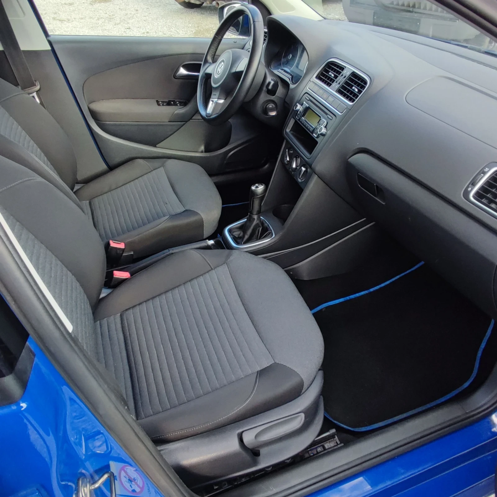 VW Polo 1.6TDI* 105кс* КЛИМАТИК* , снимка 12 - Автомобили и джипове - 54151333