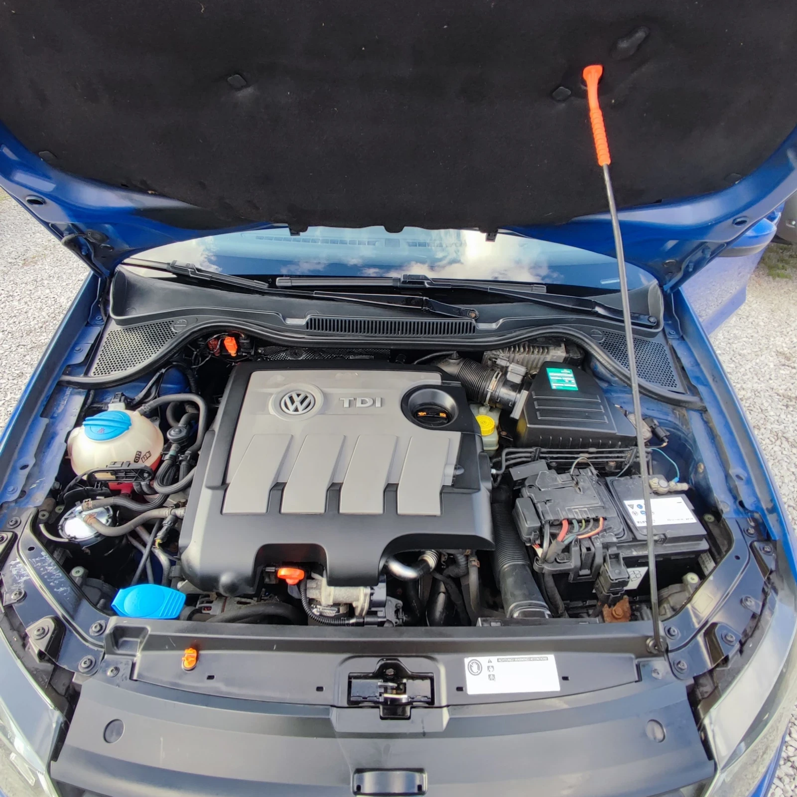 VW Polo 1.6TDI* 105кс* КЛИМАТИК* , снимка 15 - Автомобили и джипове - 54151333