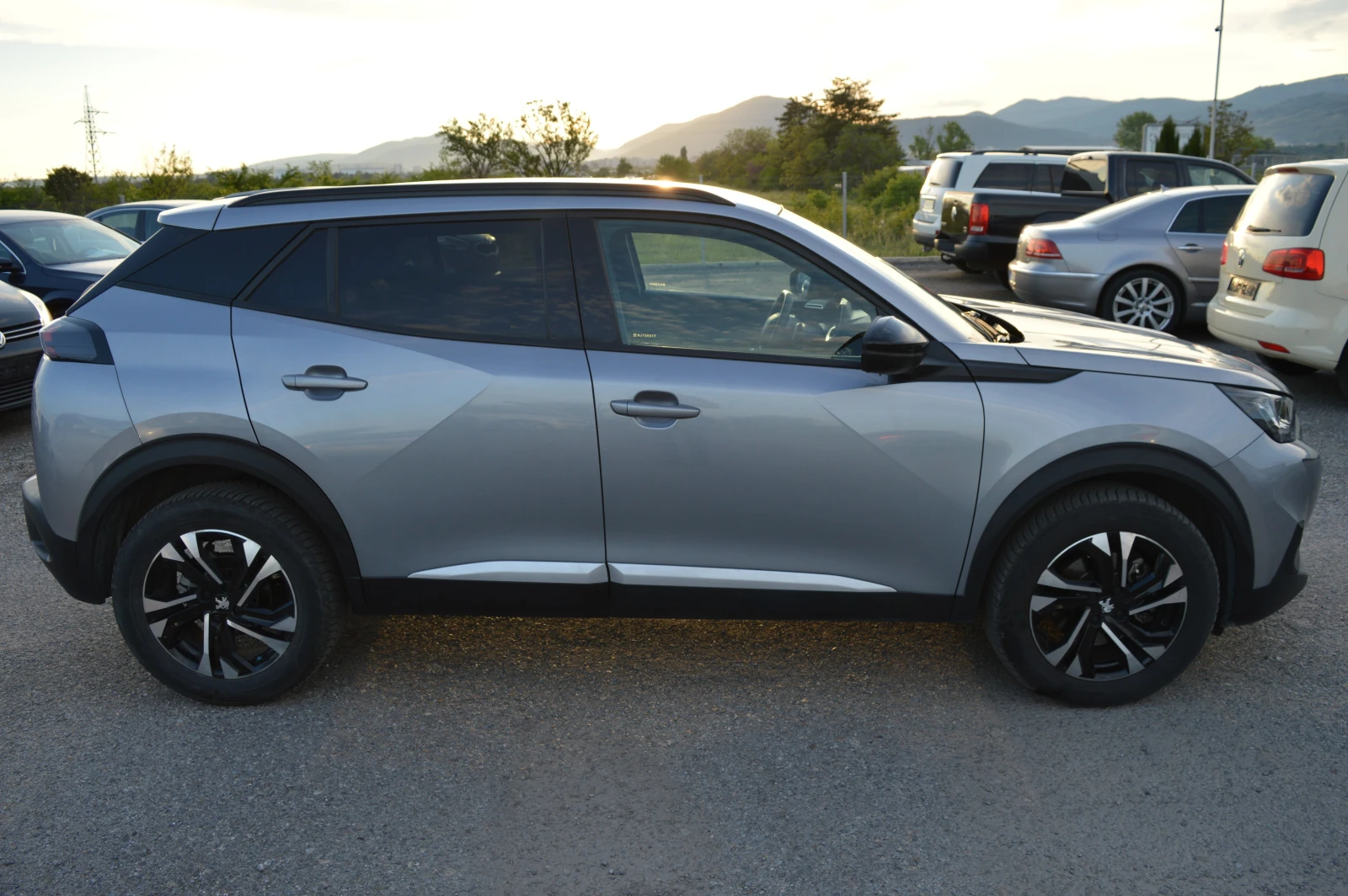 Peugeot 2008 1.5HDI-AVTOMAT-DISCTRONIC, снимка 4 - Автомобили и джипове - 54568607