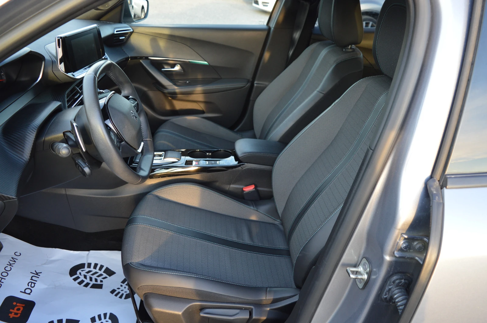 Peugeot 2008 1.5HDI-AVTOMAT-DISCTRONIC, снимка 10 - Автомобили и джипове - 54568607