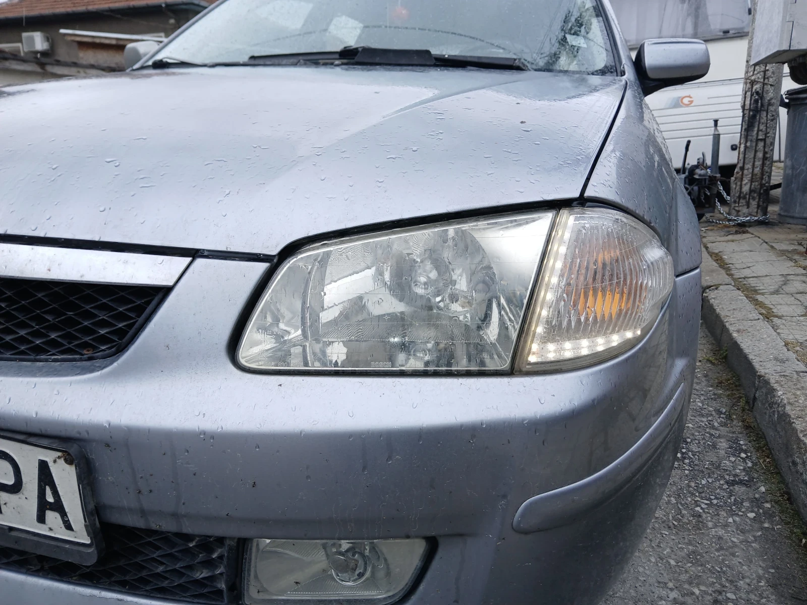 Mazda 323