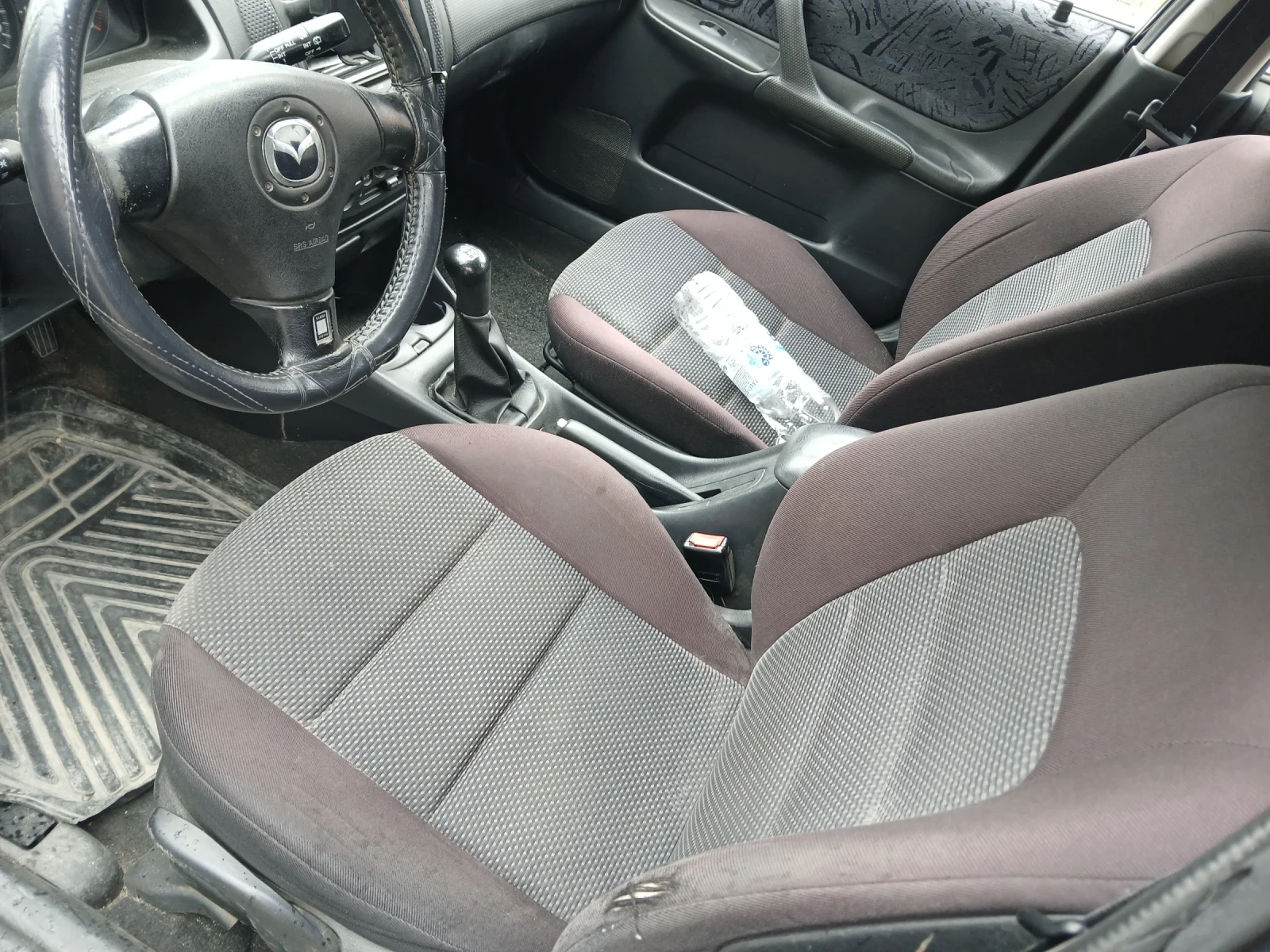 Mazda 323, снимка 7 - Автомобили и джипове - 54582237