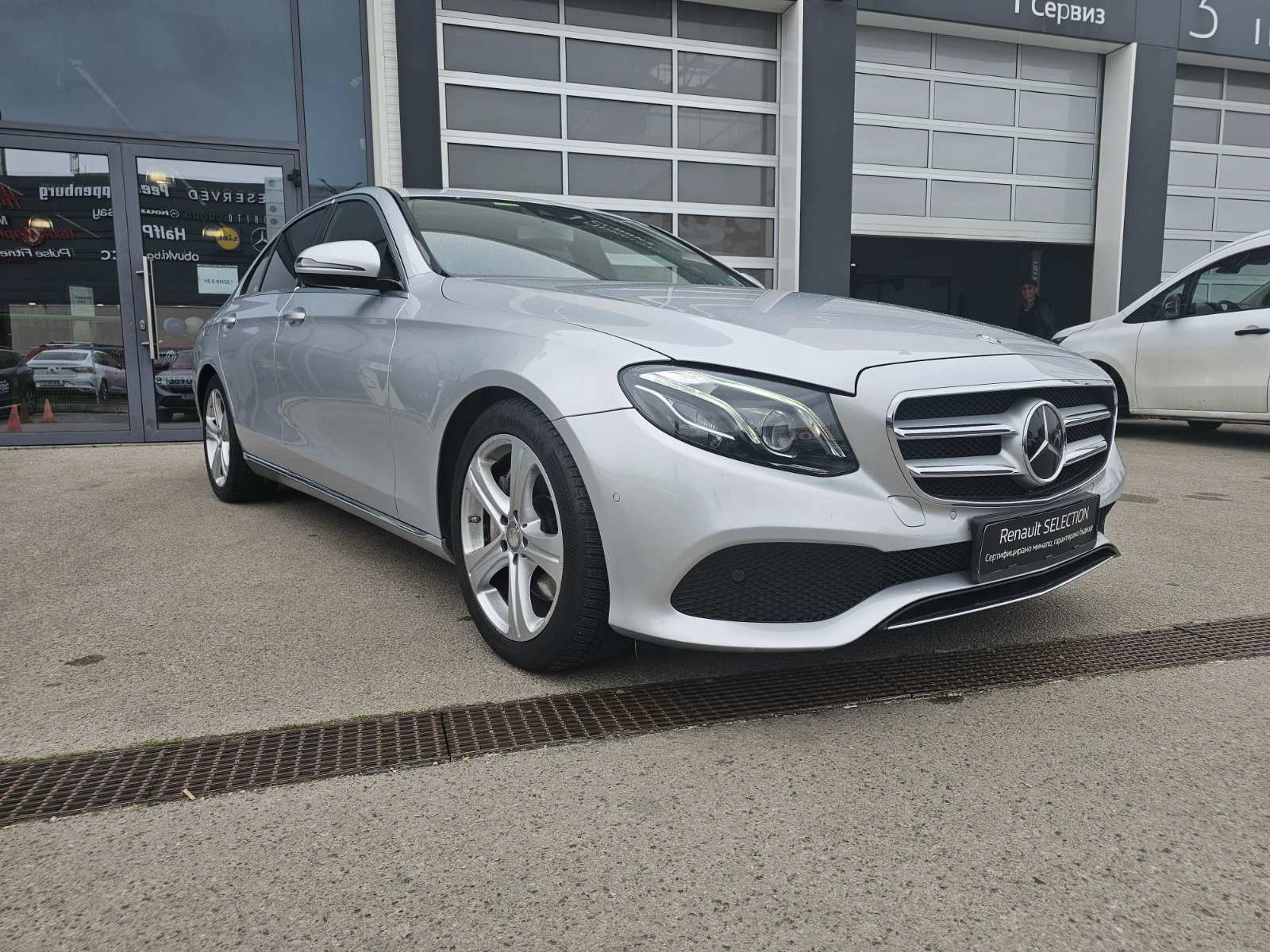 Mercedes-Benz E 350 3.0, снимка 2 - Автомобили и джипове - 54688287