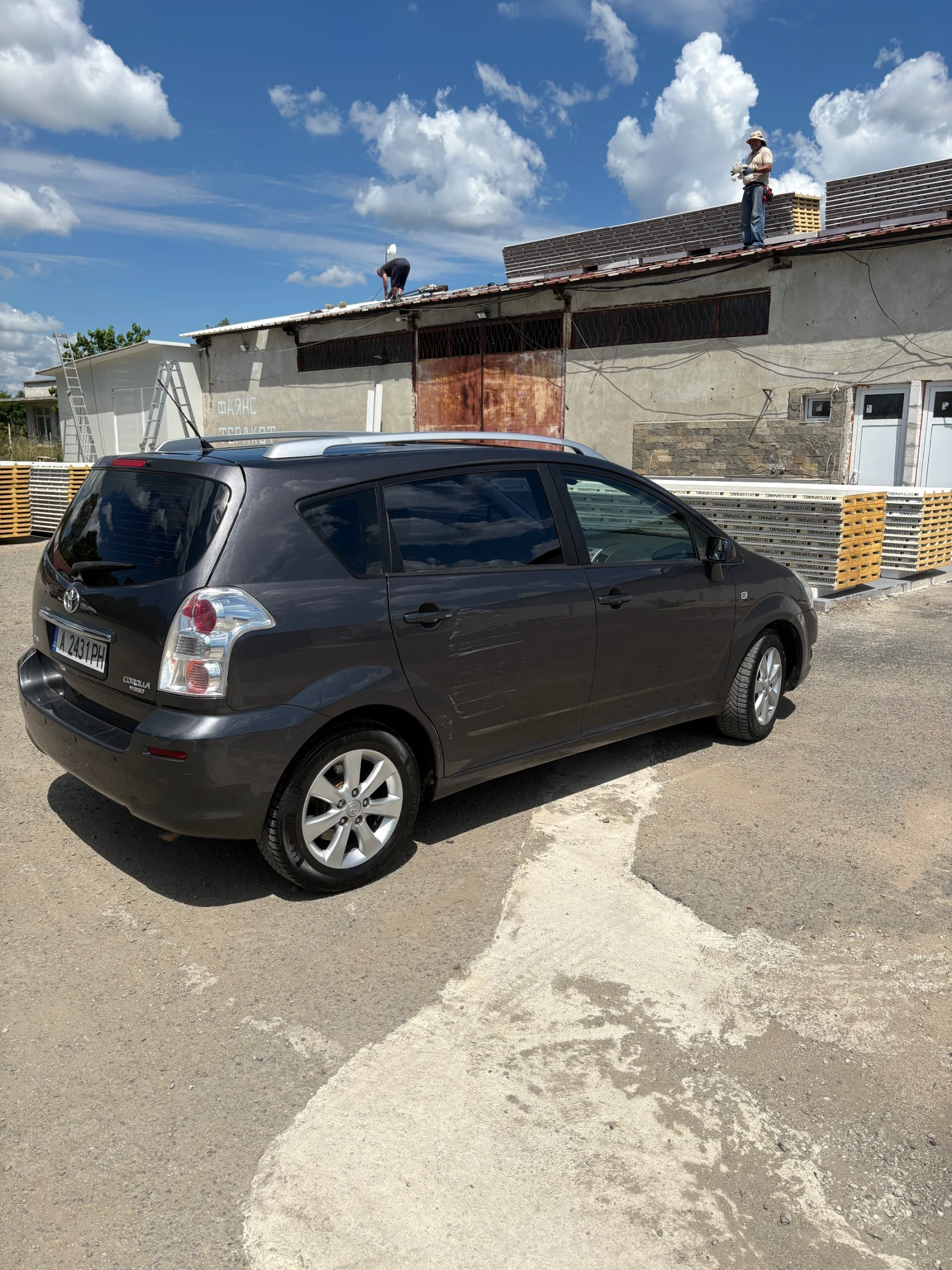 Toyota Corolla verso 1.8i, снимка 4 - Автомобили и джипове - 54899936
