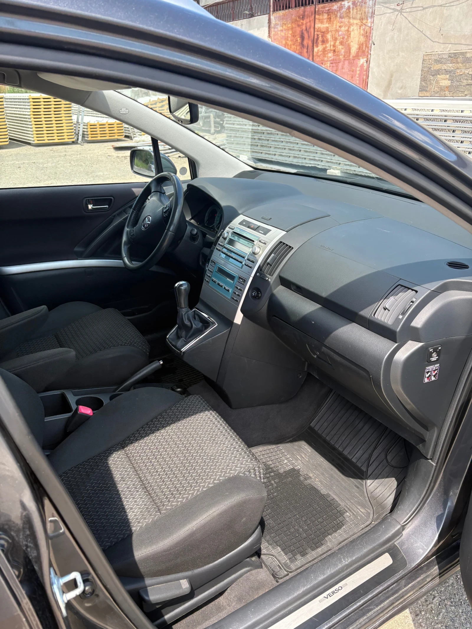 Toyota Corolla verso 1.8i, снимка 9 - Автомобили и джипове - 54899936