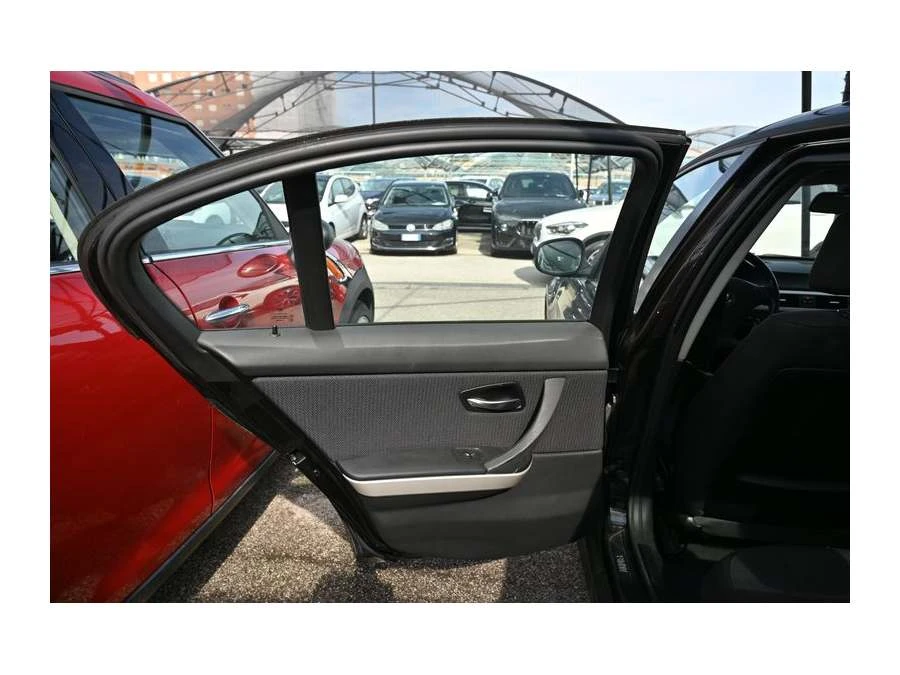 BMW 318 3er 318d, снимка 9 - Автомобили и джипове - 55382784
