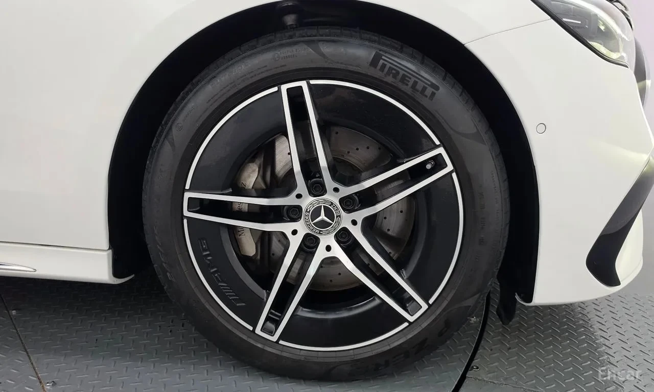Mercedes-Benz E 300 E300 4MATIC AMG Line, снимка 5 - Автомобили и джипове - 55991579