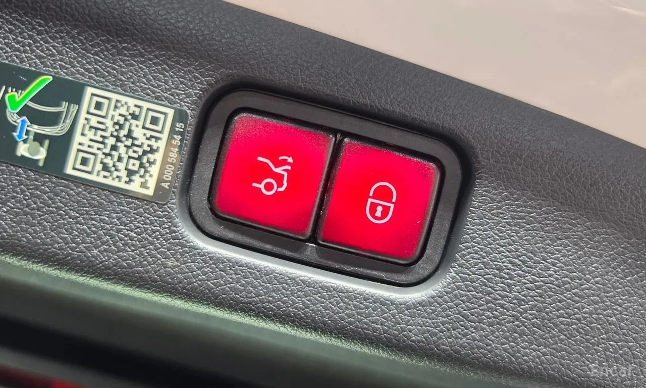 Mercedes-Benz E 300 E300 4MATIC AMG Line, снимка 16 - Автомобили и джипове - 55991579