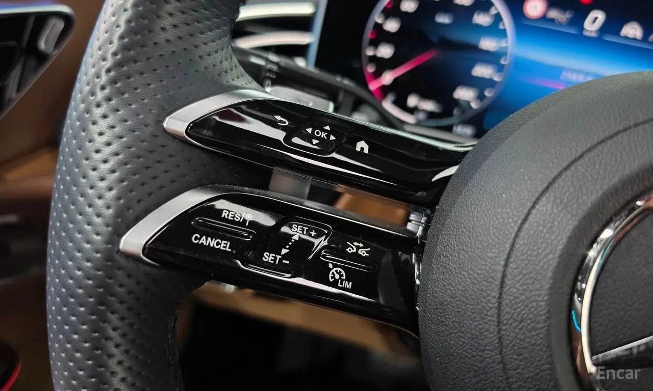 Mercedes-Benz E 300 E300 4MATIC AMG Line, снимка 15 - Автомобили и джипове - 55991579