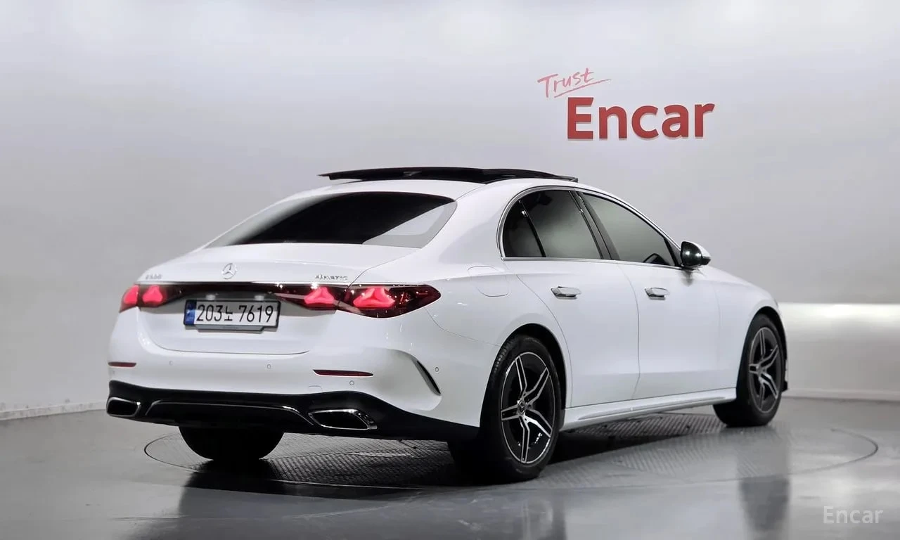 Mercedes-Benz E 300 E300 4MATIC AMG Line, снимка 2 - Автомобили и джипове - 55991579