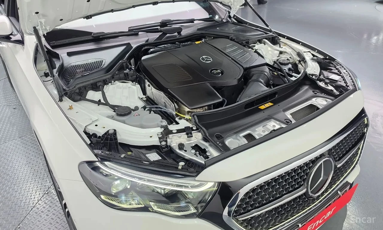 Mercedes-Benz E 300 E300 4MATIC AMG Line, снимка 6 - Автомобили и джипове - 55991579