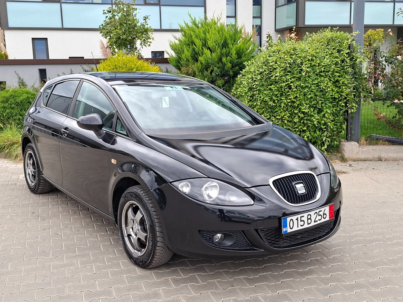 Seat Leon 1.4i* (75кс)* FACELIFT* НОВ ВНОС* , снимка 9 - Автомобили и джипове - 56274060