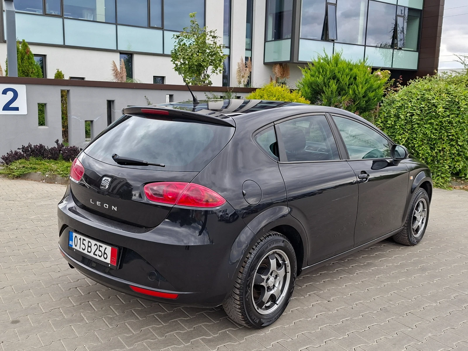 Seat Leon 1.4i* (75кс)* FACELIFT* НОВ ВНОС* , снимка 13 - Автомобили и джипове - 56274060