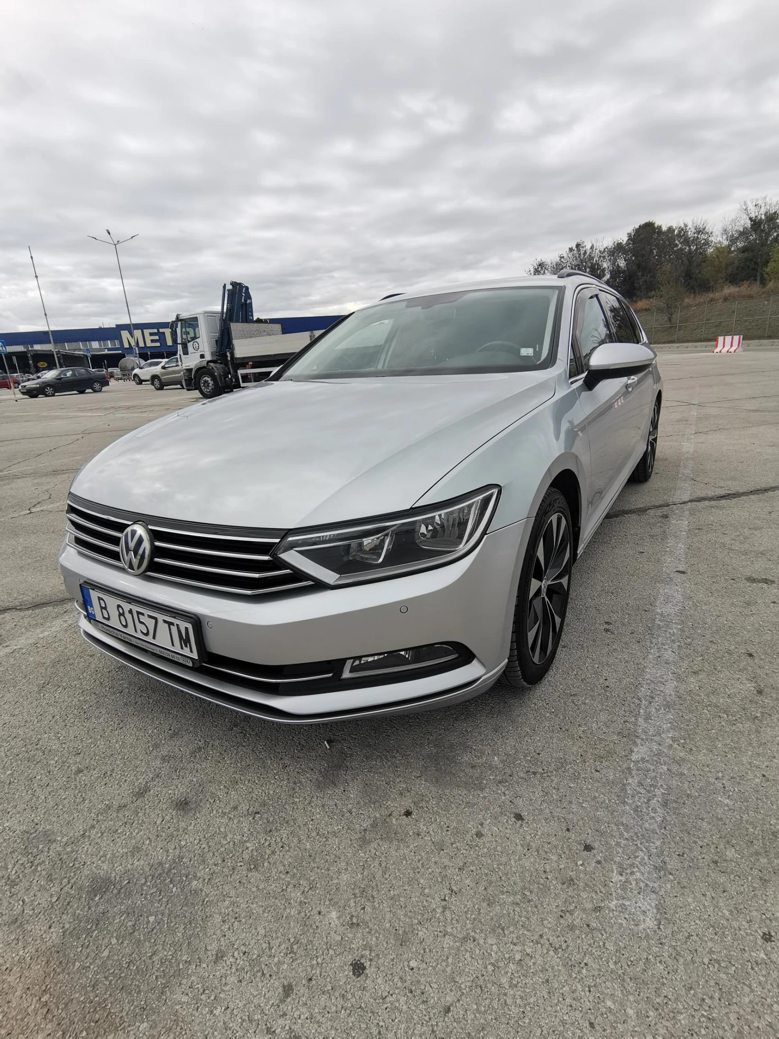 VW Passat 2.0 TDI, снимка 3 - Автомобили и джипове - 56555918
