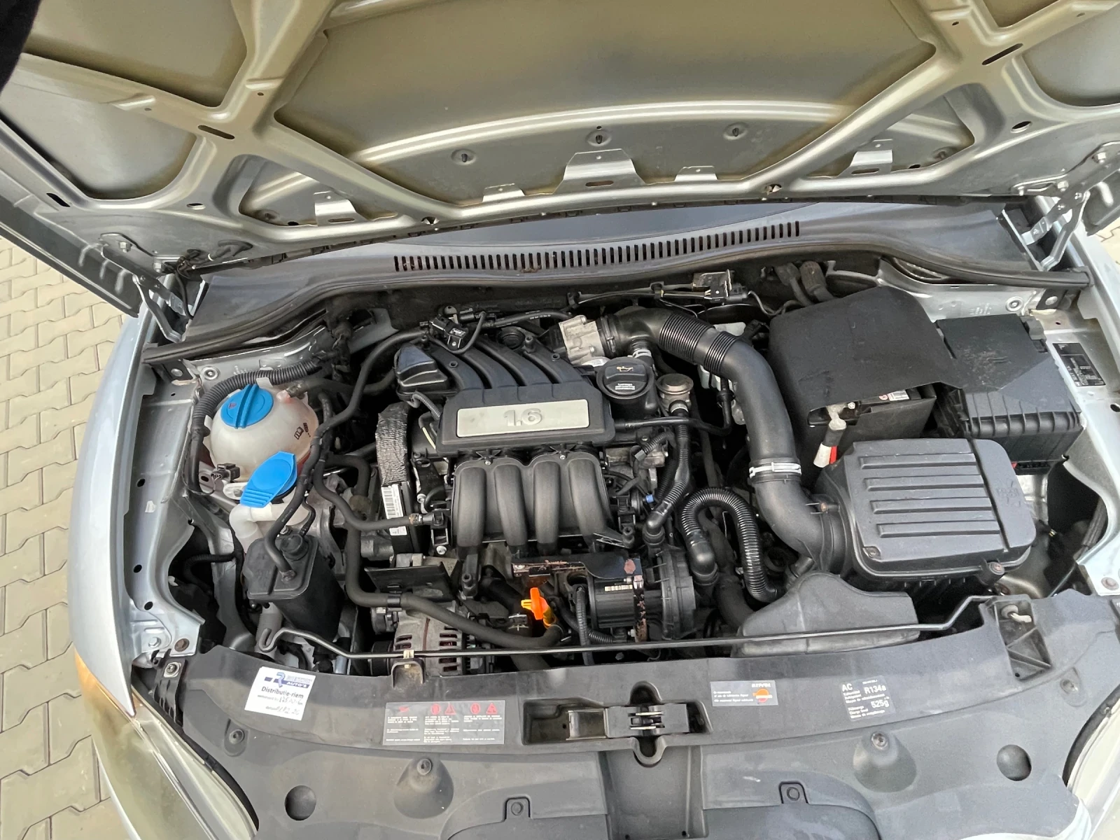 Seat Leon 1.6 бензин , снимка 12 - Автомобили и джипове - 56588431