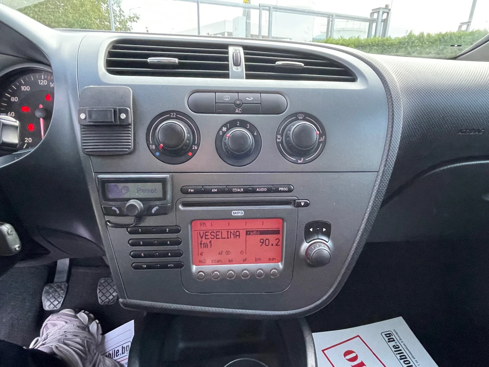 Seat Leon 1.6 бензин , снимка 9 - Автомобили и джипове - 56588431