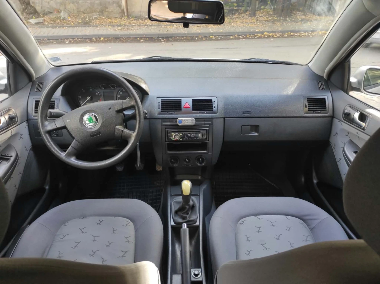 Skoda Fabia, снимка 6 - Автомобили и джипове - 56648267
