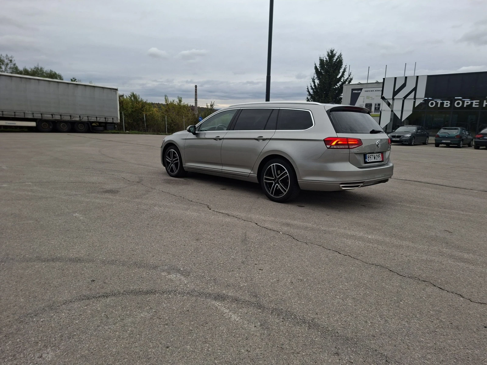 VW Passat 2.0TDi/150, снимка 4 - Автомобили и джипове - 56683370