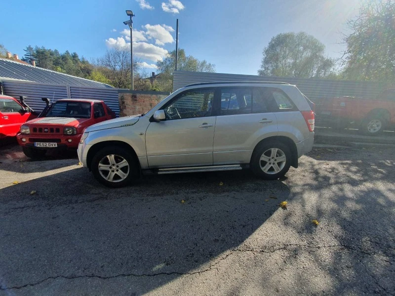 Suzuki Grand vitara 2,0, снимка 2 - Автомобили и джипове - 46834092