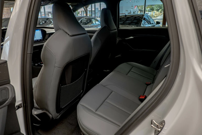 Audi Q6 100kWh/Quattro/Sline/Камера 360/Distronic/, снимка 10 - Автомобили и джипове - 51620756