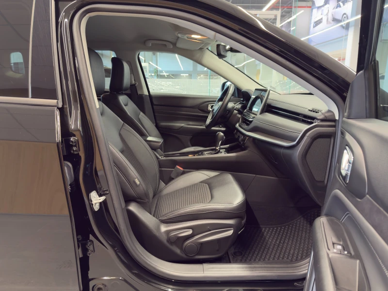 Jeep Compass LIMITED, снимка 15 - Автомобили и джипове - 52803556