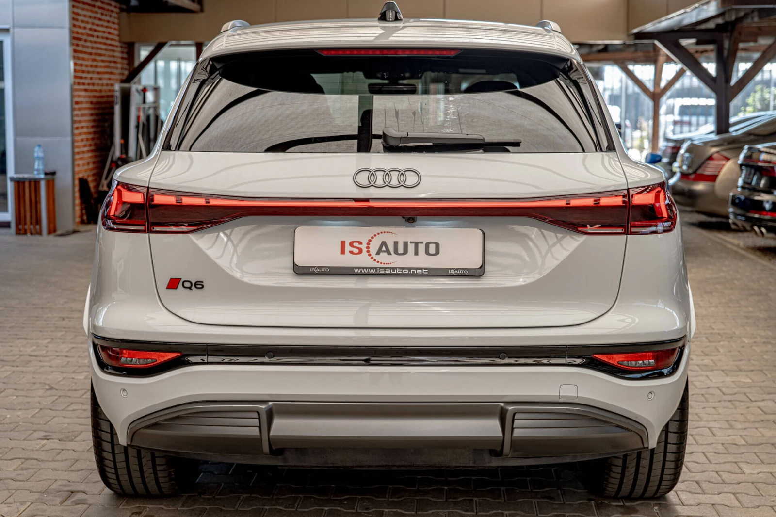 Audi Q6 100kWh/Quattro/Sline/Камера 360/Distronic/ - изображение 4