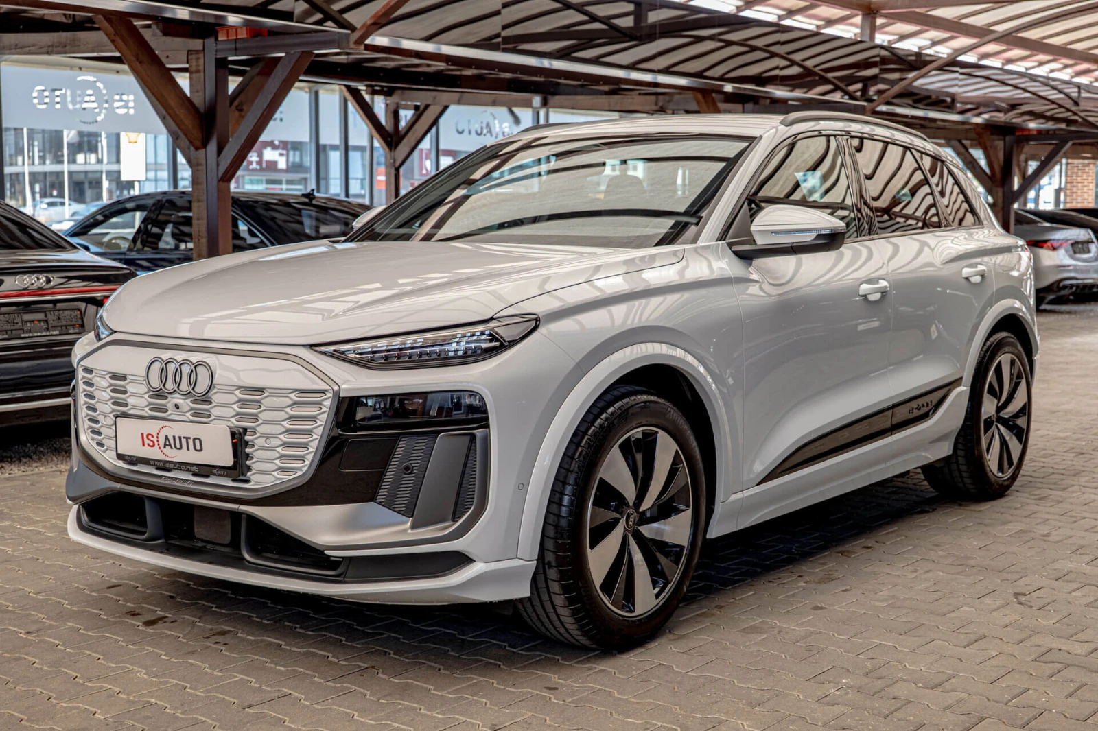 Audi Q6 100kWh/Quattro/Sline/Камера 360/Distronic/ - изображение 3