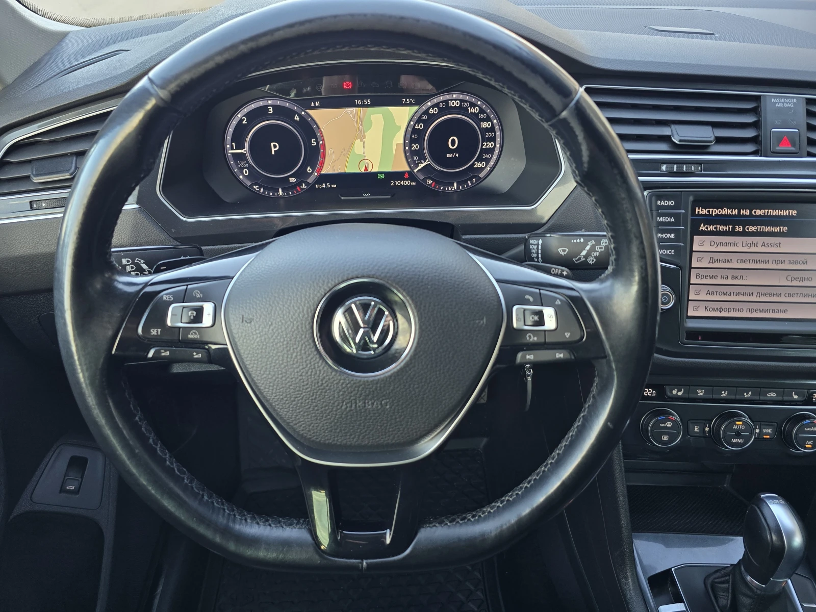 VW Tiguan 4Motion* 190hp* Digital* Печка, снимка 8 - Автомобили и джипове - 53723869