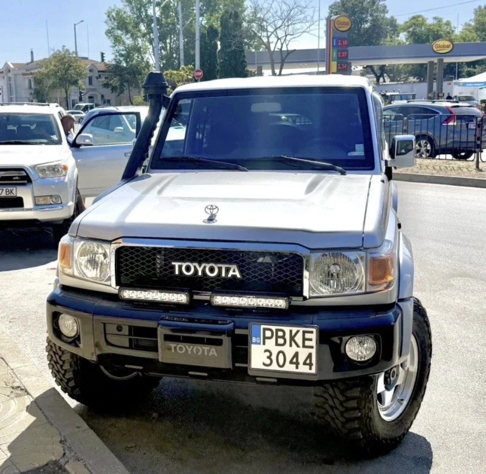 Toyota Land cruiser J76