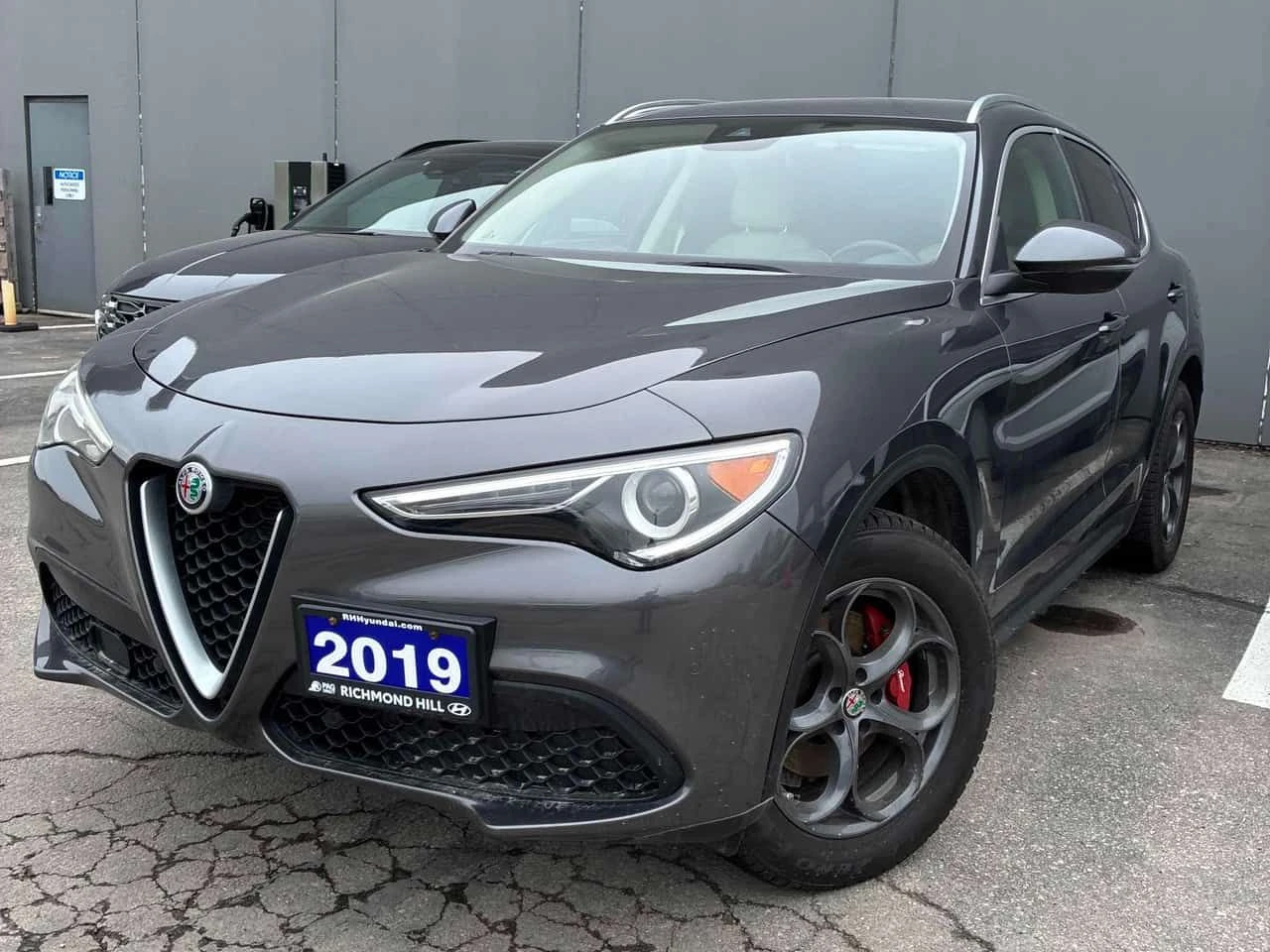 Alfa Romeo Stelvio * Ti Lusso * DISTRONIC* ПОДГРЕВИ* + ГУМИ С ДЖАНТИ
