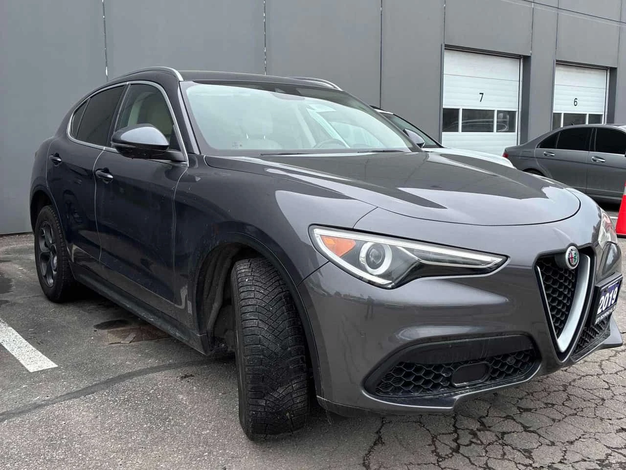 Alfa Romeo Stelvio * Ti Lusso * DISTRONIC* ПОДГРЕВИ* + ГУМИ С ДЖАНТИ, снимка 3 - Автомобили и джипове - 54580557