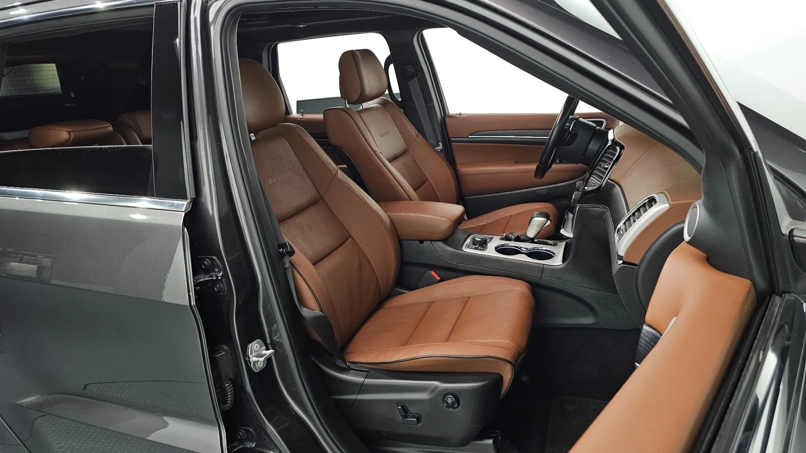 Jeep Grand cherokee 3.6 Summit, снимка 9 - Автомобили и джипове - 55627983