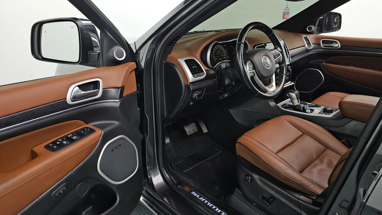 Jeep Grand cherokee 3.6 Summit, снимка 8 - Автомобили и джипове - 55627983