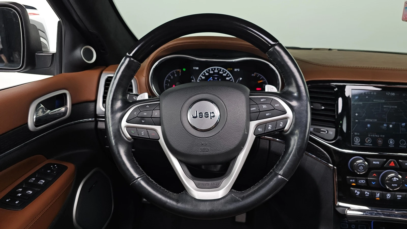 Jeep Grand cherokee 3.6 Summit, снимка 12 - Автомобили и джипове - 55627983