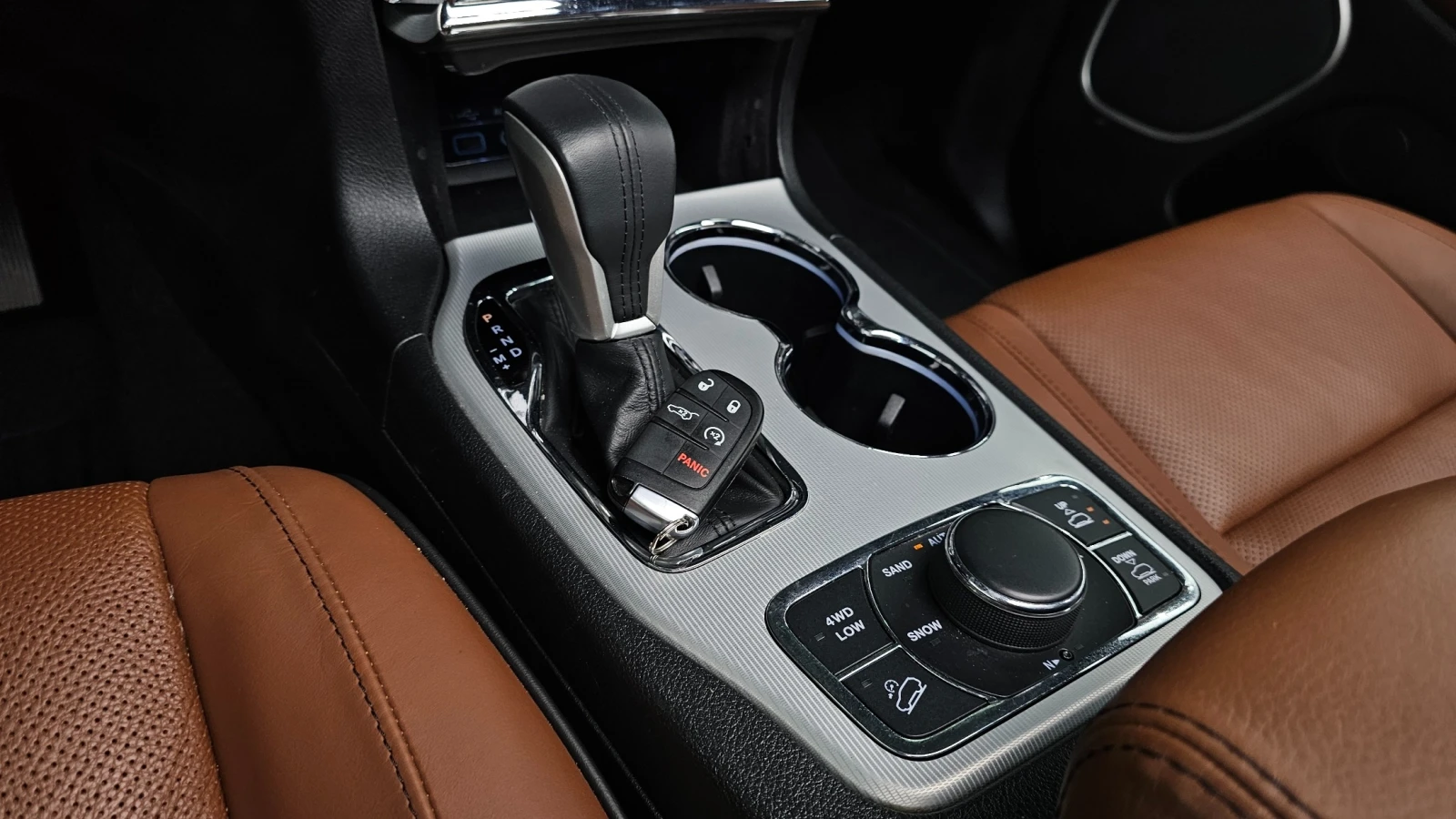 Jeep Grand cherokee 3.6 Summit, снимка 7 - Автомобили и джипове - 55627983