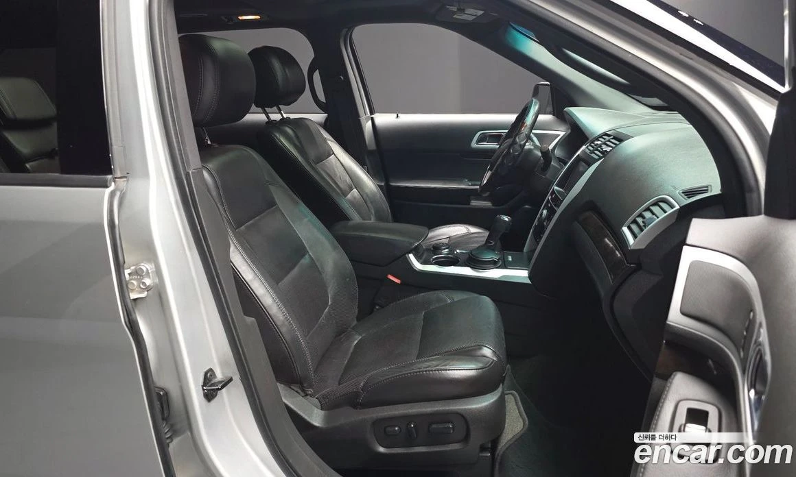 Ford Explorer 3.5 Limited 4WD 5th, снимка 11 - Автомобили и джипове - 55907646