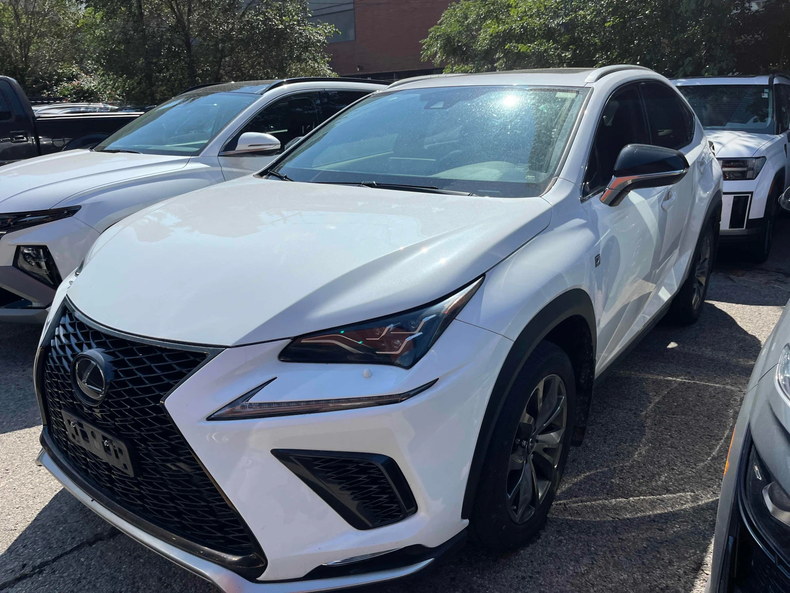 Lexus NX * 300 * CARFAX * ОПЦИЯ ЗА ФИНАНСИРАНЕ, снимка 2 - Автомобили и джипове - 56156366