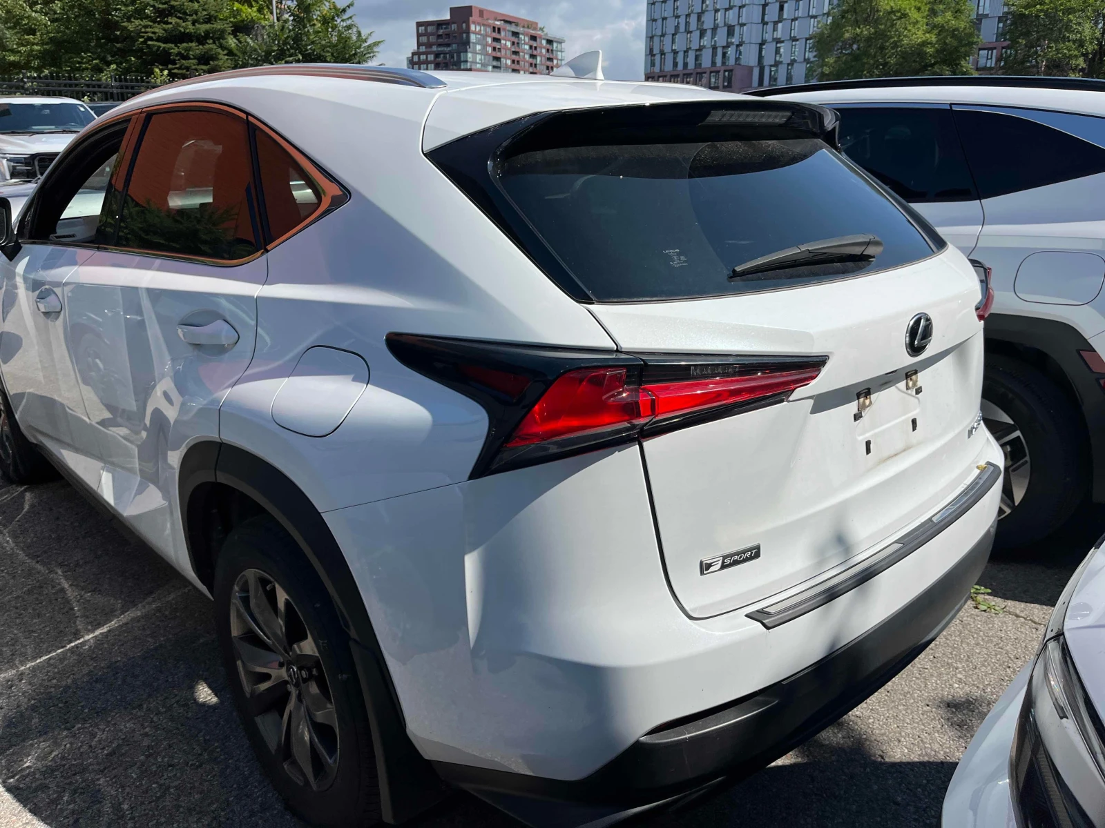 Lexus NX * 300 * CARFAX * ОПЦИЯ ЗА ФИНАНСИРАНЕ, снимка 4 - Автомобили и джипове - 56156366