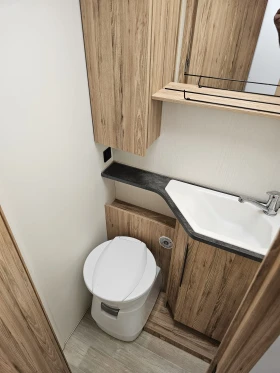  Pilote P 696 EVIDENS | Mobile.bg    14