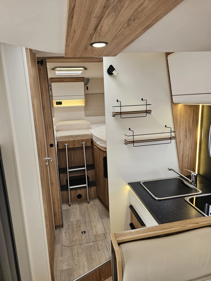 Кемпер Pilote P 696 EVIDENS, снимка 11 - Каравани и кемпери - 52444621