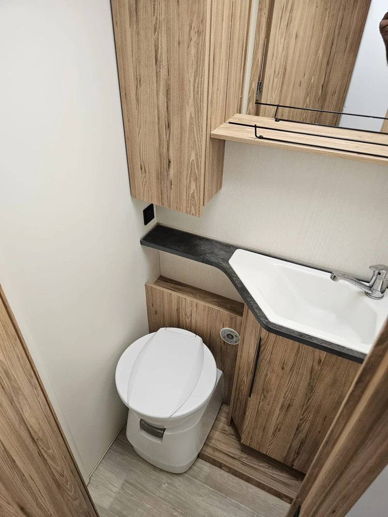 Кемпер Pilote P 696 EVIDENS, снимка 14 - Каравани и кемпери - 52444621