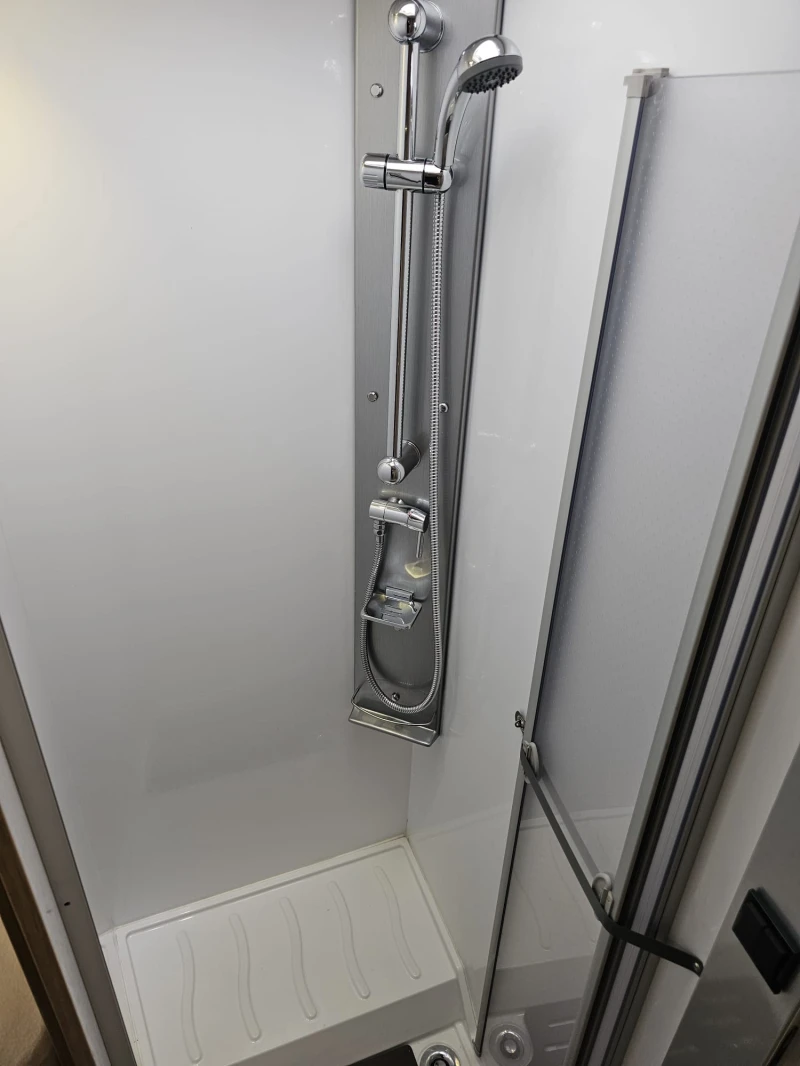 Кемпер Pilote P 696 EVIDENS, снимка 15 - Каравани и кемпери - 52444621