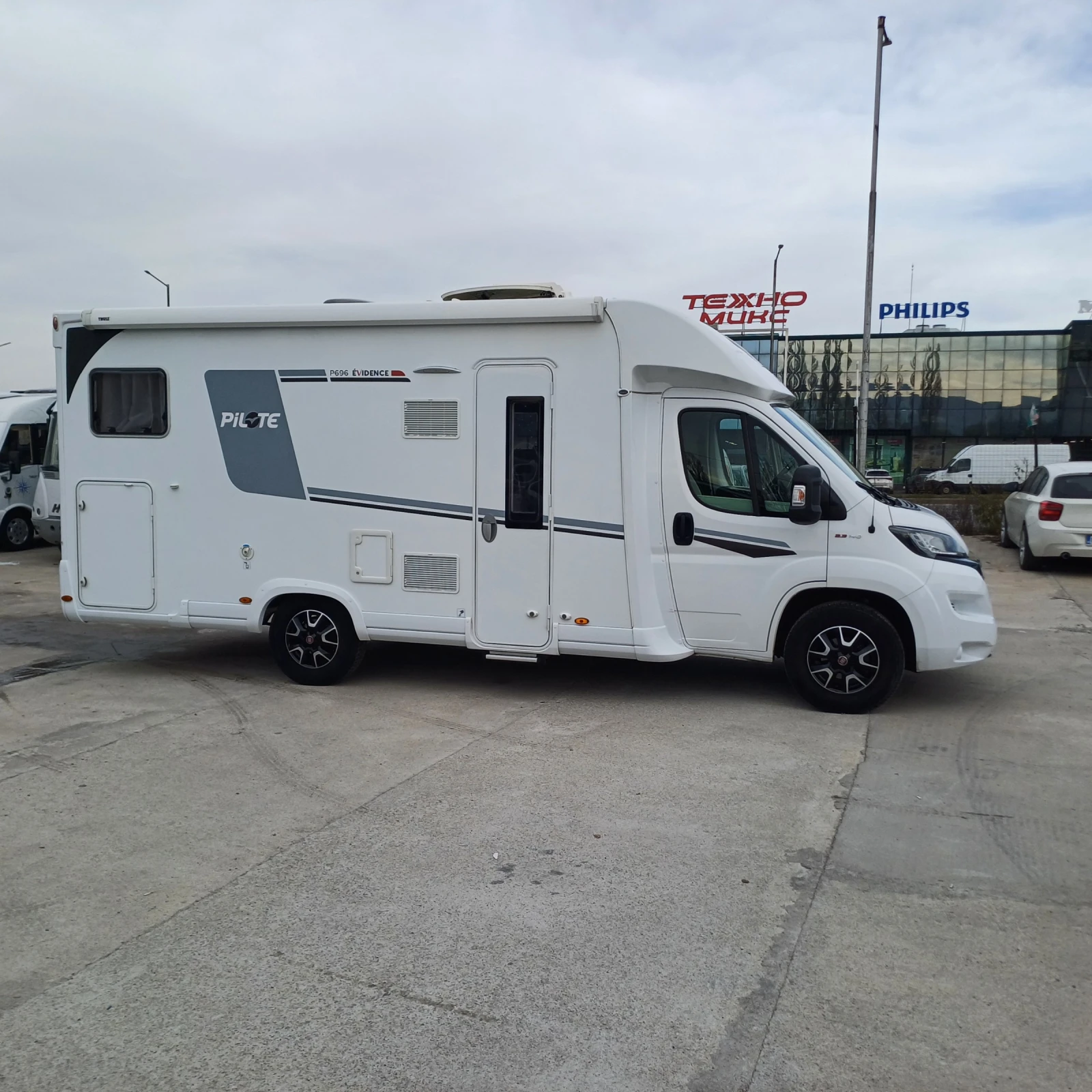  Pilote P 696 EVIDENS | Mobile.bg   2