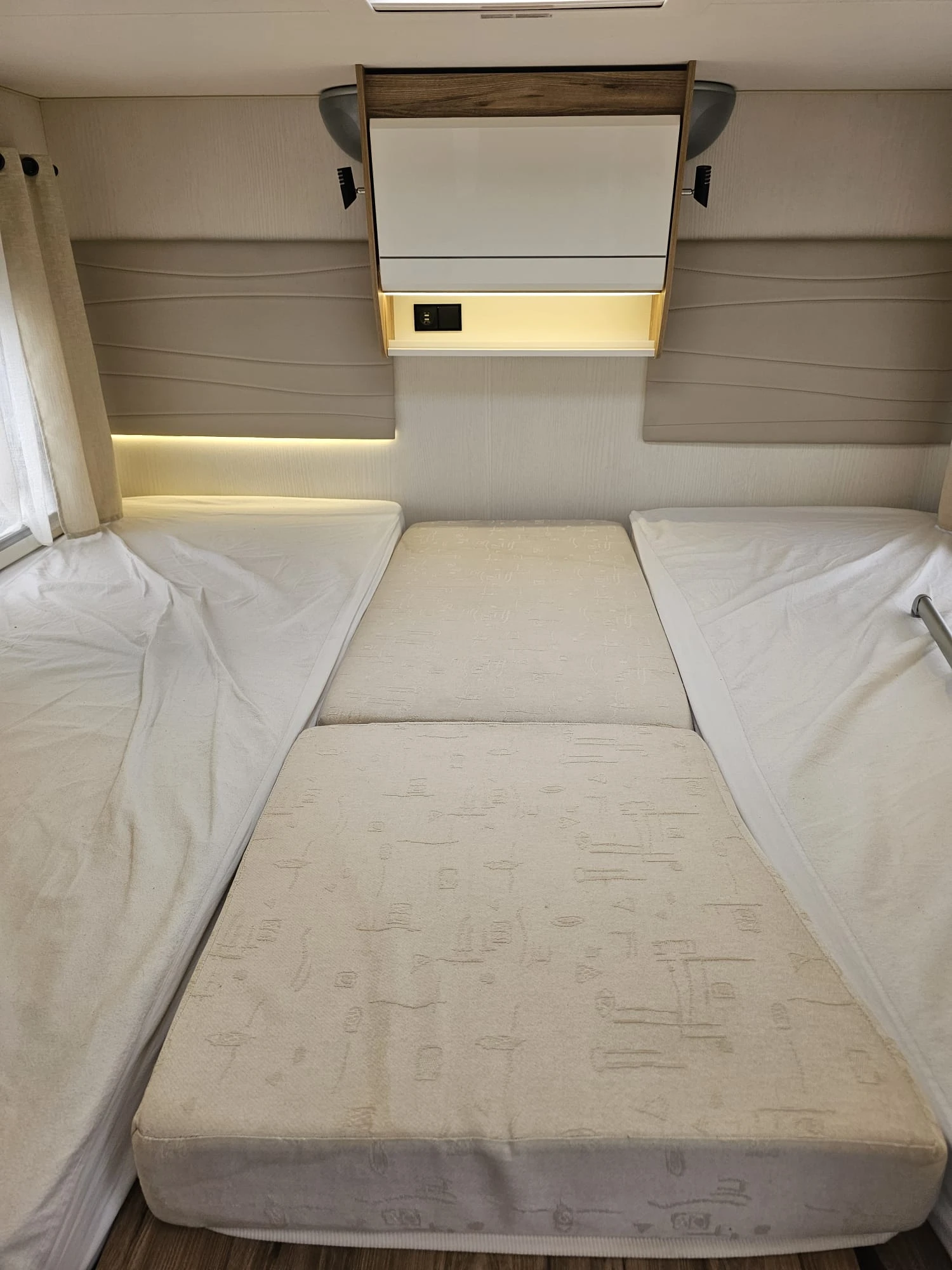  Pilote P 696 EVIDENS | Mobile.bg   16