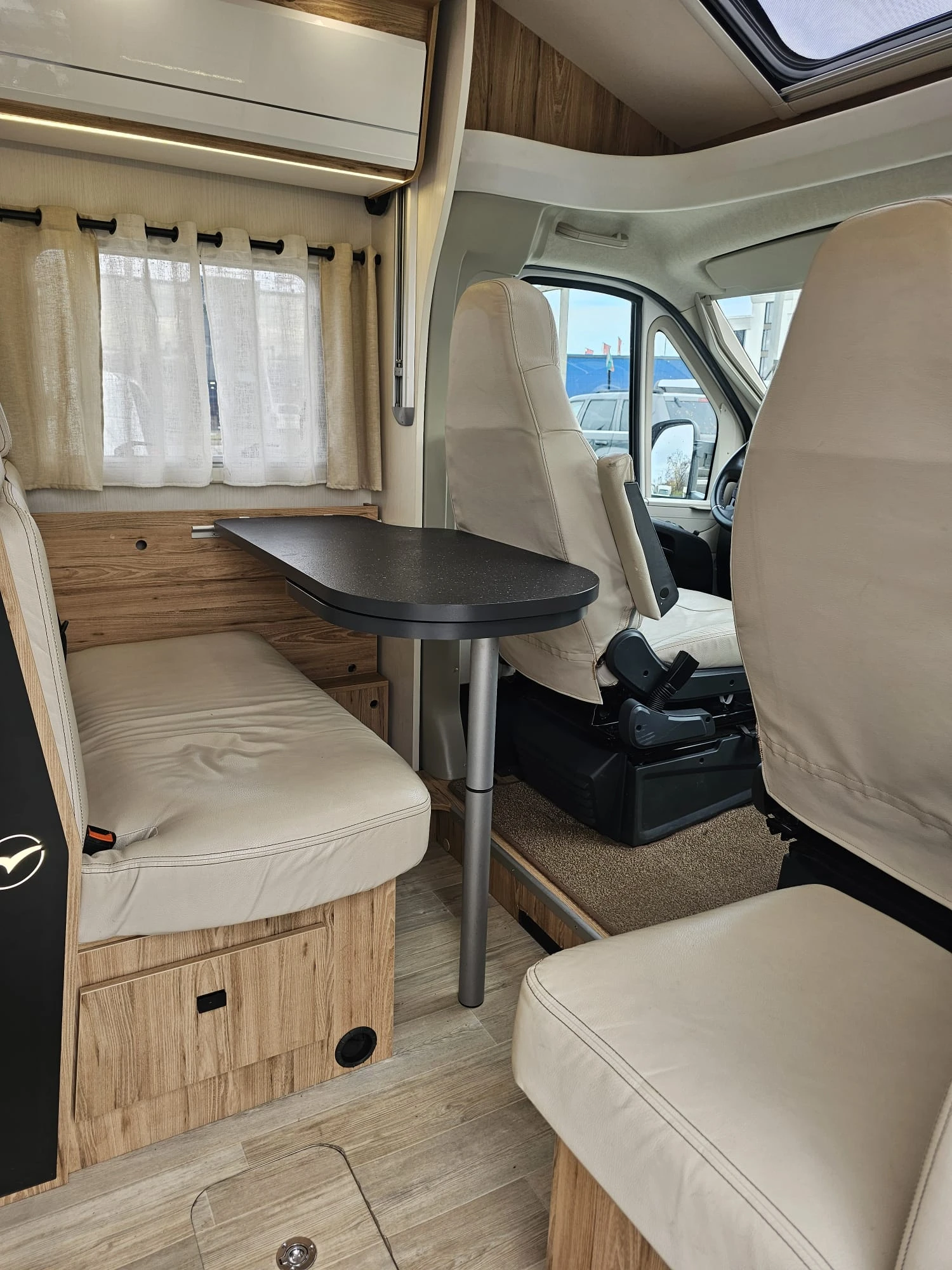  Pilote P 696 EVIDENS | Mobile.bg   13