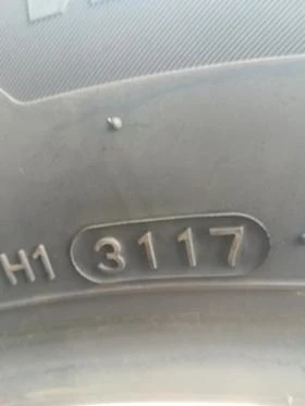 Гуми Зимни 215/65R17, снимка 6