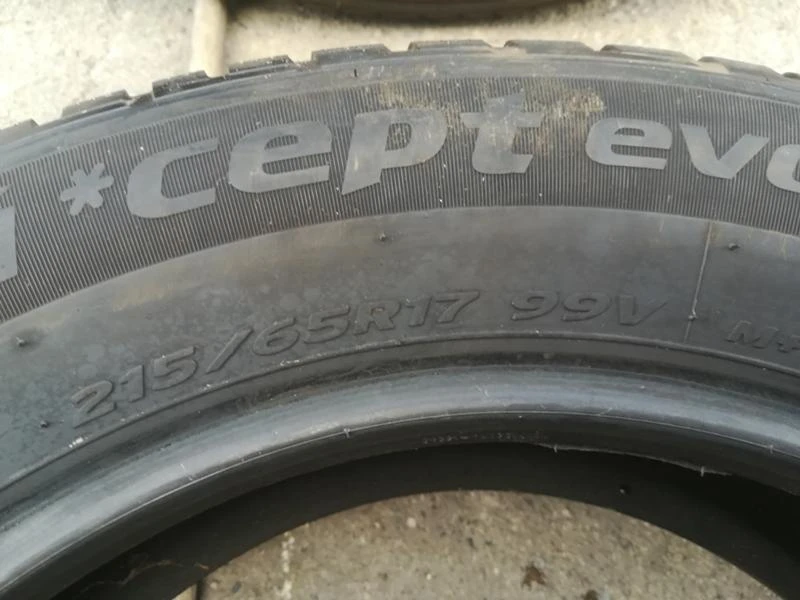 Гуми Зимни 215/65R17, снимка 5 - Гуми и джанти - 33965889