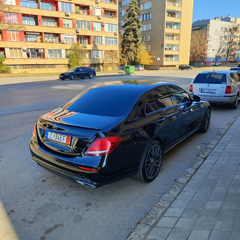 Mercedes-Benz E 220 AMG DIGITAL БАРТЕР , снимка 4 - Автомобили и джипове - 48043018