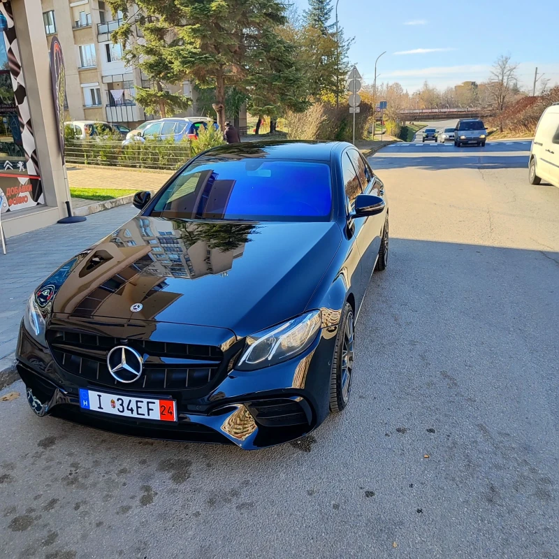 Mercedes-Benz E 220 AMG DIGITAL БАРТЕР , снимка 1 - Автомобили и джипове - 48043018