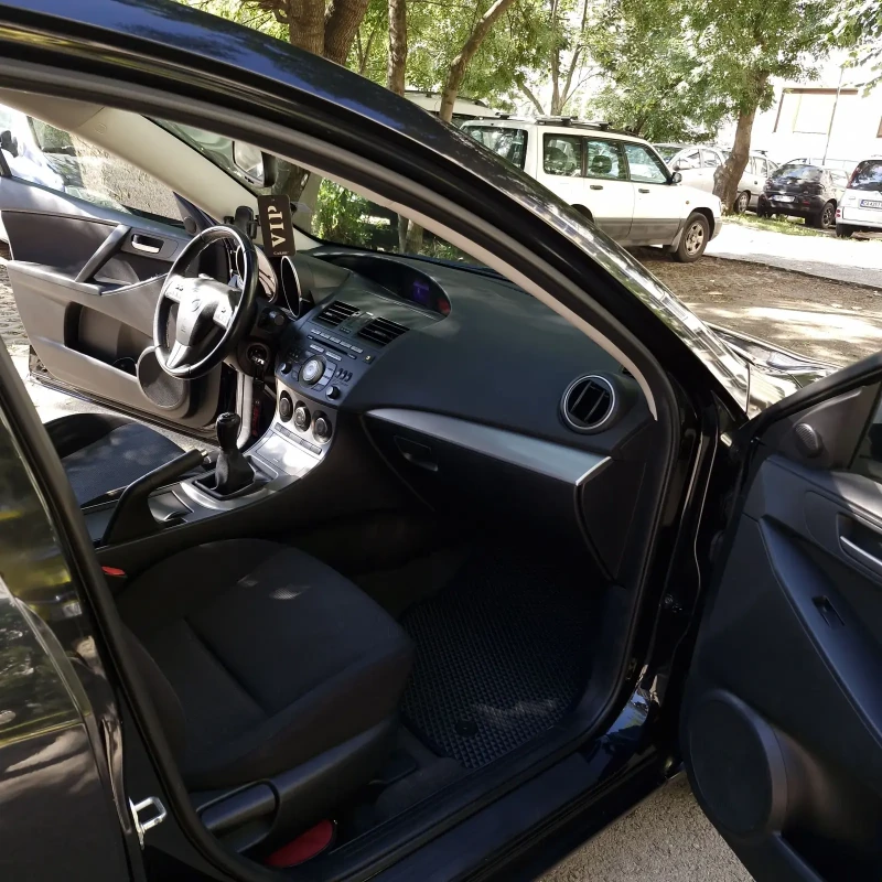 Mazda 3 2010, снимка 8 - Автомобили и джипове - 48230458